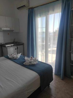 Nina Hotel *